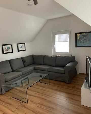 Zentrales Dachgeschossapartment In Leichligen 라이힐링겐 외부 사진