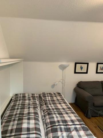 Zentrales Dachgeschossapartment In Leichligen 라이힐링겐 외부 사진